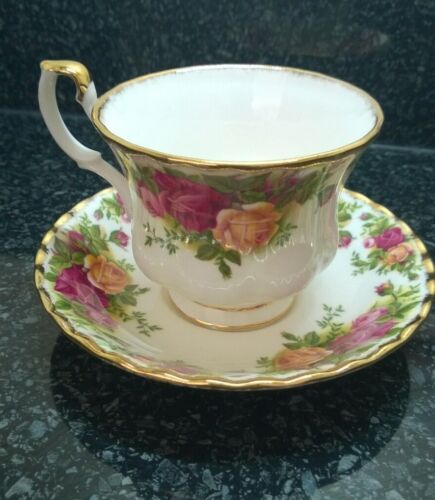 Taza de té y platillo chino hueso porcelana Royal Albert Old Country Roses - Imagen 3 de 7