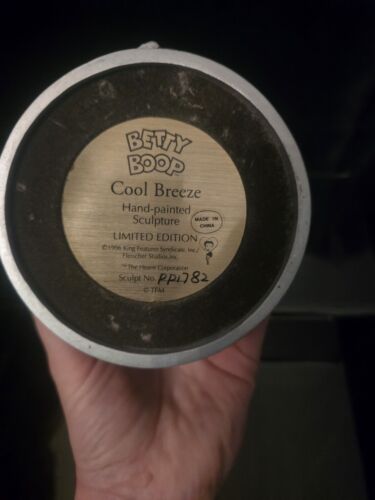 Franklin Mint King Features 1996 Betty Boop Cool Breeze Hand Painted Sculpture - Picture 4 of 4