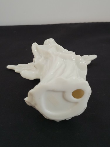 White Porcelain Angel Playing Harp Figurine 5" Tall - Picture 8 of 8