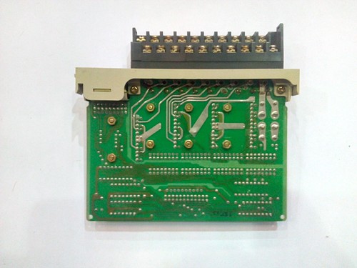 Salida del fregadero del transistor HITACHI POM-TW - 16 x 21 - 26 VDC, terminal extraíble - Imagen 2 de 4