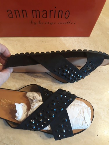Ann Marino, by bettye muller, Gemma slides, with blk studs ,sz9, padded insole. - Picture 7 of 8