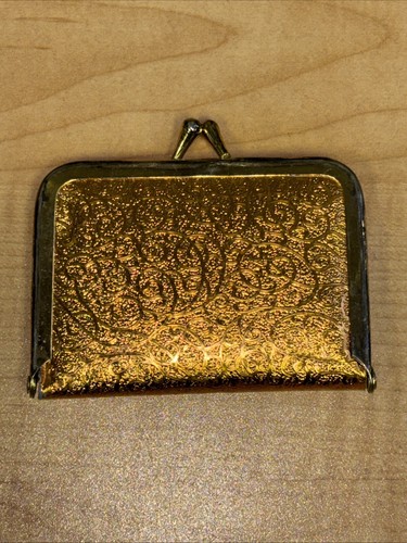 Kit de costura de viaje vintage broche de beso cojo dorado contenido original sin usar - Imagen 6 de 6