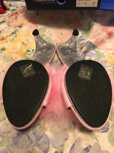 Fabulicious BEL301F Women's Baby Pink Satin Fur Clear Heel Mules Sandals Sz 7 - Picture 4 of 7