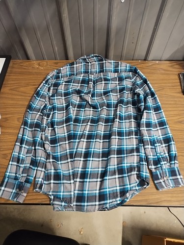 izod mens flannel shirts Size M Lot Of 2 - Picture 4 of 7