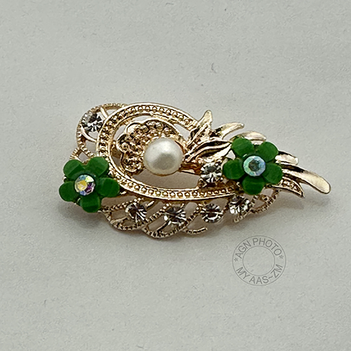 Brooch - Picture 1 of 4