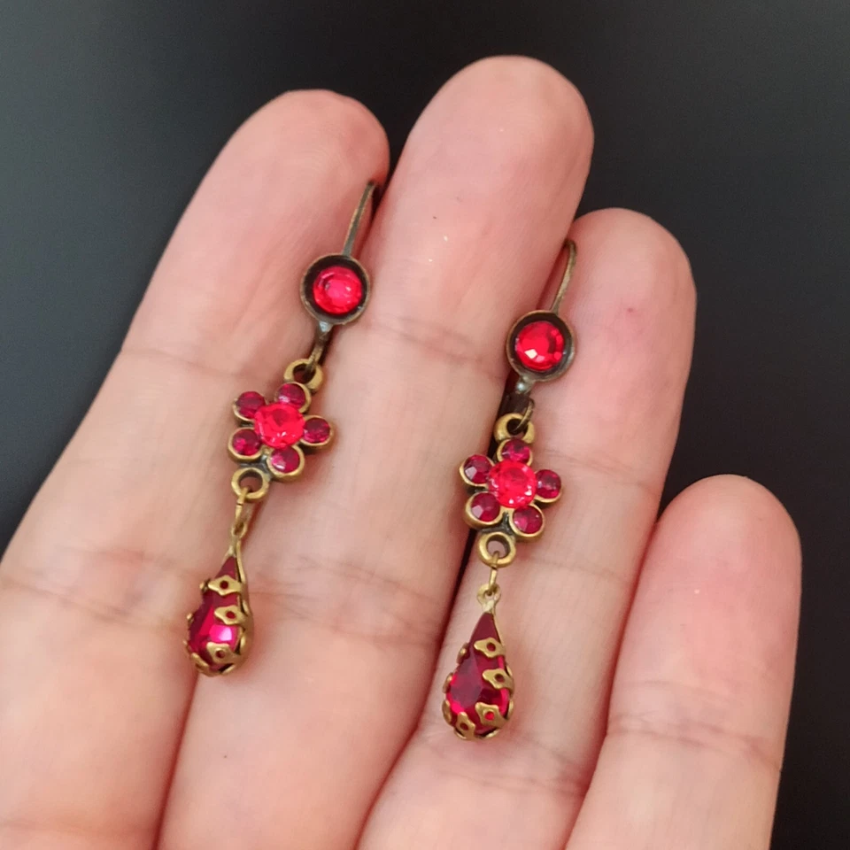 Pendientes Michal Negrin delicada flor roja con cristales de Swarovski regalo delicado Foto 2 de 4
