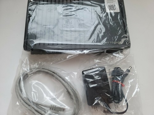 Router Netgear Nighthawk RAX15 4-Stream AX1800 WiFi 6 RAX15 - Imagen 1 de 12