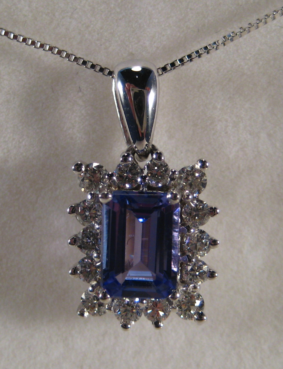 14KW 1.5 Ct Octagon Tanzanite & Diamond Pendant w Chain 14KW 1.5 Ct Octagon Tanzanite & Diamond Pendant w Chain