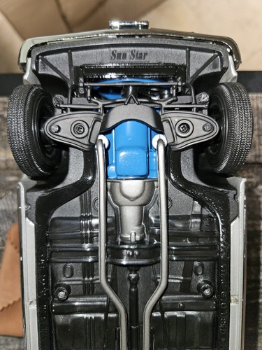 ***CUSTOM*** 1/18 SCALE 1964 SILVER AND MATTE BLACK PONTIAC GTO BY SUN STAR - Picture 15 of 24