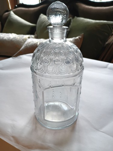 Vintage Guerlain Perfume Bottle Glass Bees 1000ml EUC - Picture 1 of 9
