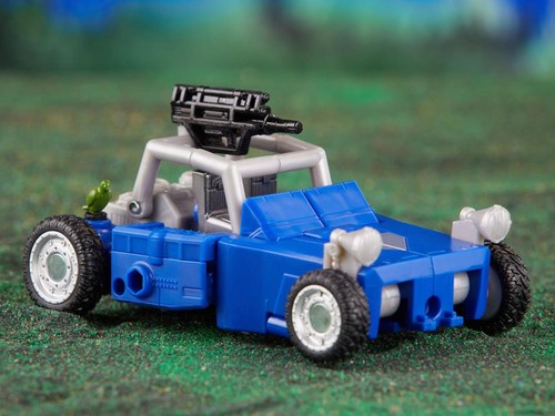 Beachcomber and Paradise Parakeet Legacy Deluxe Class | Transformers Generations - Picture 11 of 13