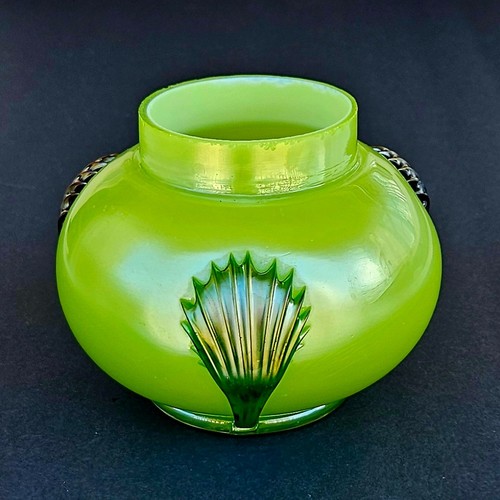 Antique Loetz Green Iridescent Art Glass Pique Fleurs Vase - Picture 3 of 9
