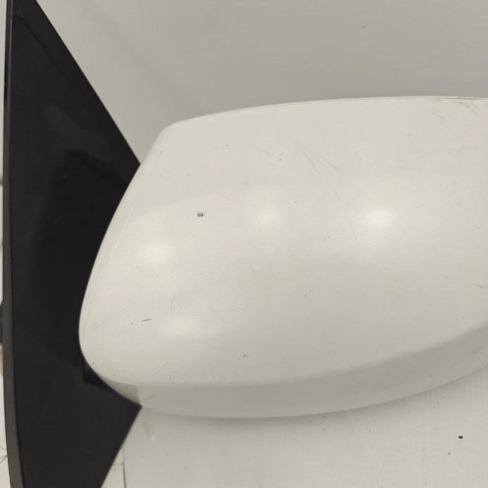 Espejo retrovisor eléctrico del lado del conductor Nissan Máxima 2004-2008 blanco OEM Foto 4 de 4