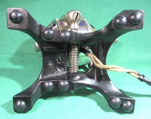 NEU Set mit 10 Gummifüßen für Hamilton Beach Nähmotor Gusseisen Ständer. - Bild 1 von 6