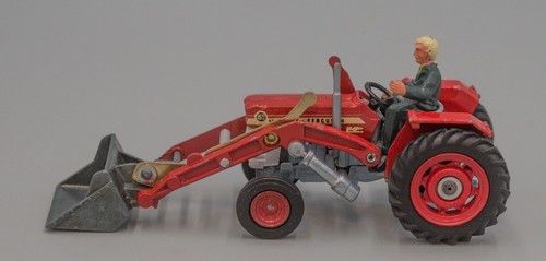 Corgi #165 Massey Ferguson Tractor - Picture 5 of 7