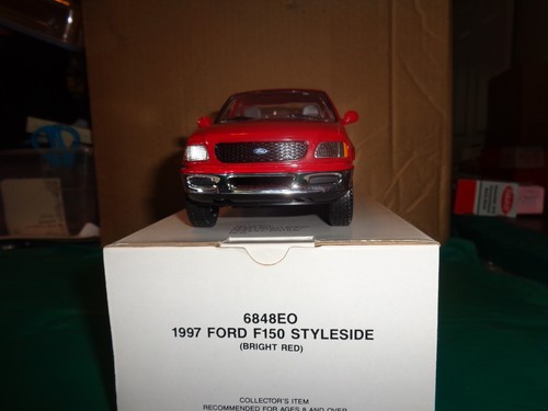 AMT Ertl Bright Red 1997 Ford F-150 Styleside Pickup Plastic Promo Pick-up W/Box - Picture 4 of 6