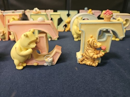 26 komplette Alphabet Buchstaben klassisch Winnie Puuh Disney Keramik - Michel & Co - Bild 4 von 13