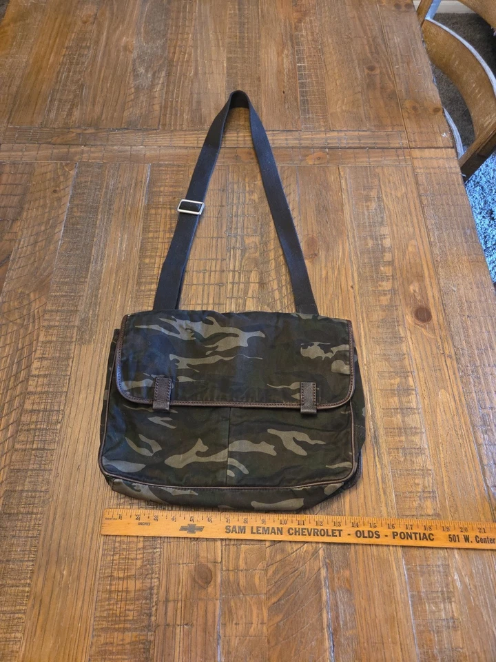 NUEVO MALETÍN DE TRABAJO MILITAR CAMUFLAJE VERDE + MARRÓN FÓSIL MERCER, CUERPO CRUZADO + BOLSO MENSAJERO Foto 2 de 4