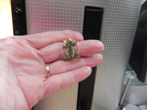 CUTIE  GREEN Frog 18k Yellow Gold Plated Ring Women Peridot Jewelry Size 8 USA - Picture 17 of 19