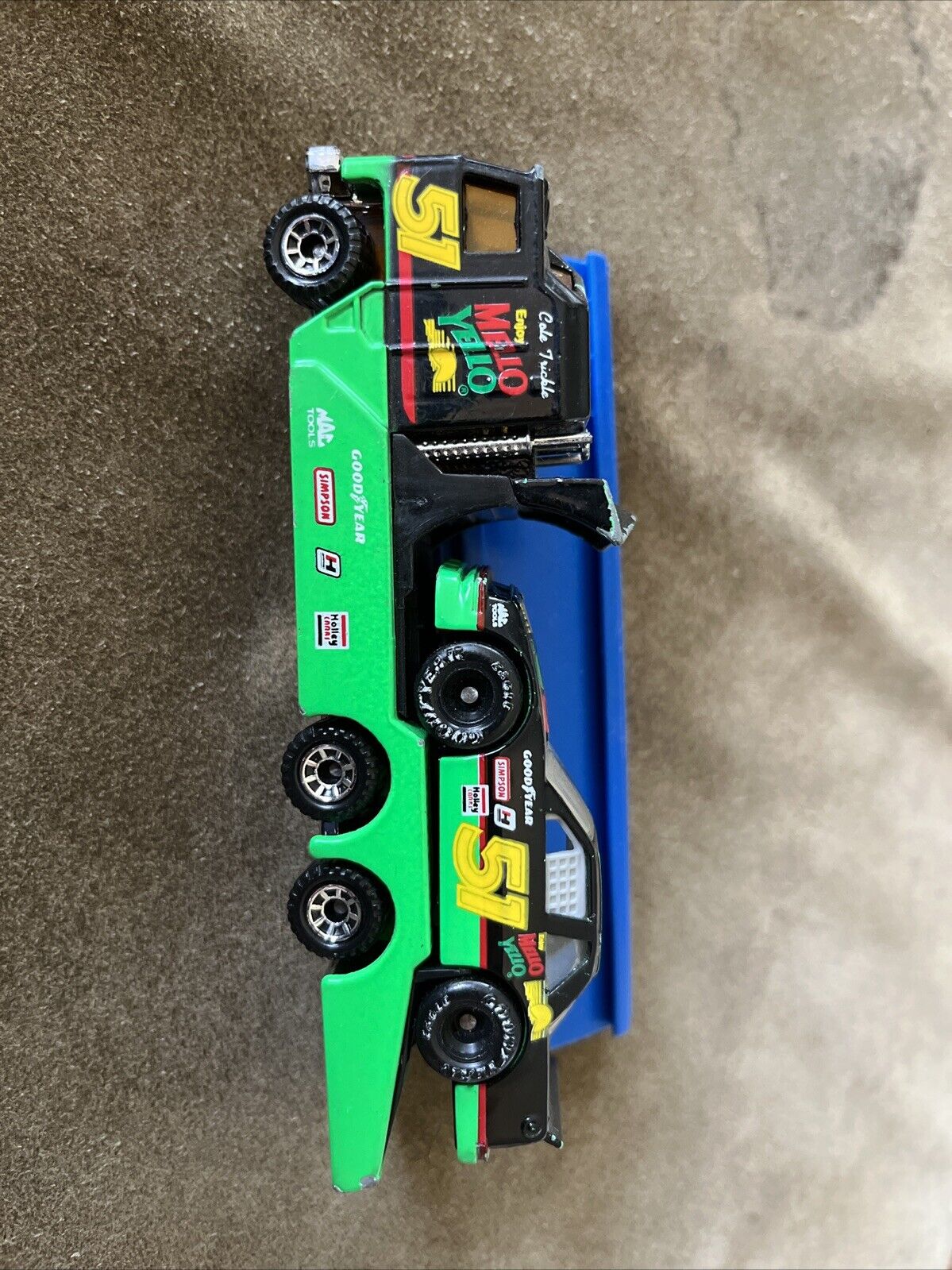 Picture 2 of 9