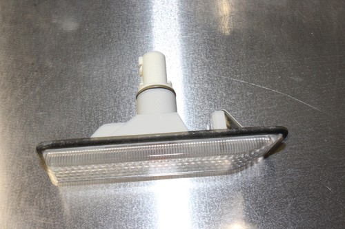 Additional turn indicator lamp right white with small scratches for BMW E-36 ... - Picture 2 of 3