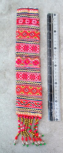 Textil bordado vintage de algodón y seda hecho a mano de la tribu Hmong Hill - Imagen 1 de 2