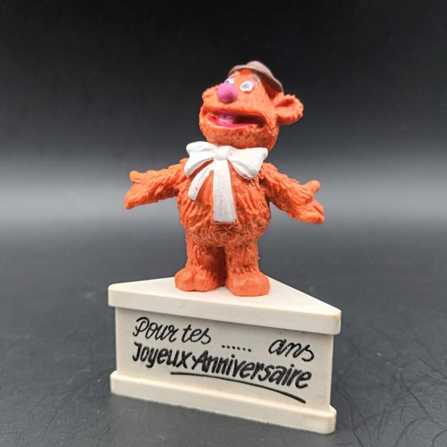 FOZZIE SCHLEICH 1980 Muppet Show Figurine socle néerlandais goeds toegewenst FOZZIE SCHLEICH 1980 Muppet Show Figurine socle néerlandais goeds toegewenst