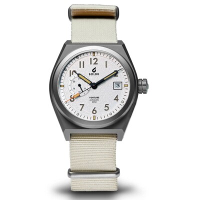 BOLDR VENTURE WAYFARER Automatik Titan Weiß Stoff Saphir Herrenuhr