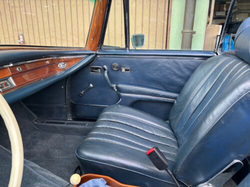 Mercedes Oldtimer W111 Werkscabrio 280 SE Baujahr 1968 von Privat - Bild 23 von 24