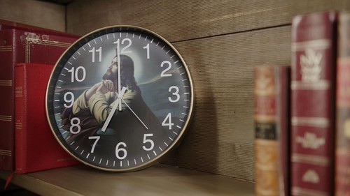 The Prayer Clock 12 Gold - Picture 2 of 2