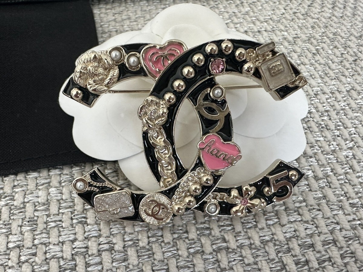BNIB 100%AUTH 24S Chanel Black Fancy CC Logo Brooch Metal BNIB 100%AUTH 24S Chanel Black Fancy CC Logo Brooch Metal