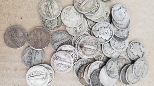 1941-1945 90% US SILVER MERCURY DIME's lot of 5 random coins - Picture 6 of 7