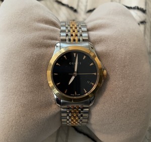 Gucci watch women used (YA126512 Model 