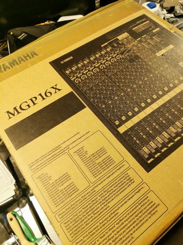 Yamaha MGP16X 16-Channel Mixer Audio Interface & Effects in retail box - Picture 7 of 7