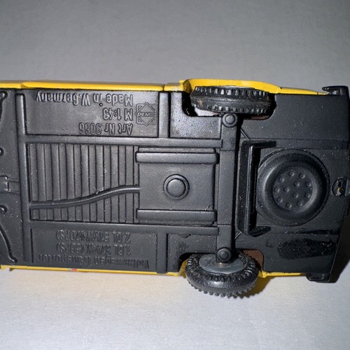 Conrad Volkswagen VW Camper Vanagon T3 T25 Transporter 3066. VNM 1/50 Scale - Picture 14 of 22