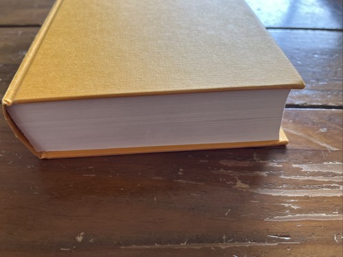 Scales Of Gold Dorothy Donnett Signed 1991 1st Edition - Picture 9 of 13