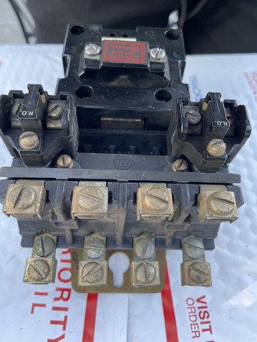 Allen Bradley 702-BOD93 Size 1 Contactor 4 Pole With 120 Volt Coil - Picture 4 of 4