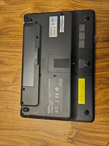 Sony Vaio NW-20SF_S Intel T9300 2.5Ghz 500GB HDD 7200RPM 4GB RAM - Picture 7 of 14
