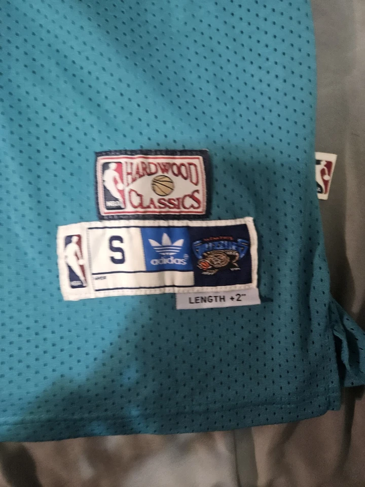 Camiseta Adidas Vancouver Grizzlies Hardwood Classics Throwback NBA Mike Bibby... Foto 2 de 4