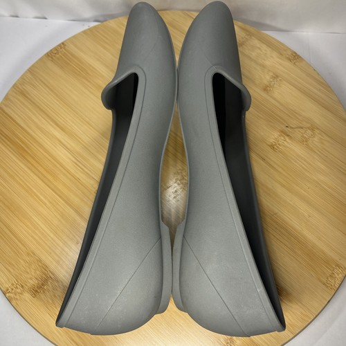 Crocs Damengröße 7 kultiger flacher spitzer grauer Gummi-Slipper Freizeitschuh - Bild 6 von 8