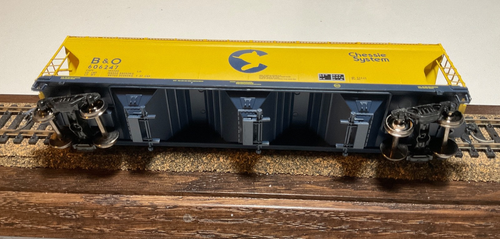 InterMountain HO Chessie B&O 606247 4650cu 3-Bay Cylindrical Hopper gelb lose - Bild 6 von 6