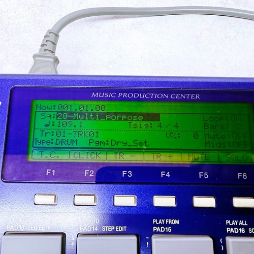 Akai MPC1000BK Music Production Center Black Sampler Sequencer Serial (21)K10712 - Bild 10 von 17