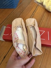 Capezio Girls 205C Daisy Ballet Shoes Ballet Pink Size 1 M New
