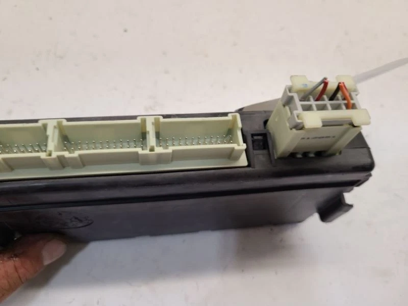 Chevrolet Equinox 2005-2006 carrocería control BCM tablero central Foto 4 de 4