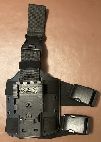 Safariland 6005-6 Double Strap Leg Shroud & QLS Holster Mount Black