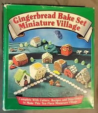 Vintage Fox Run Minaiture Village Gingerbread Bake Set New Open Box
