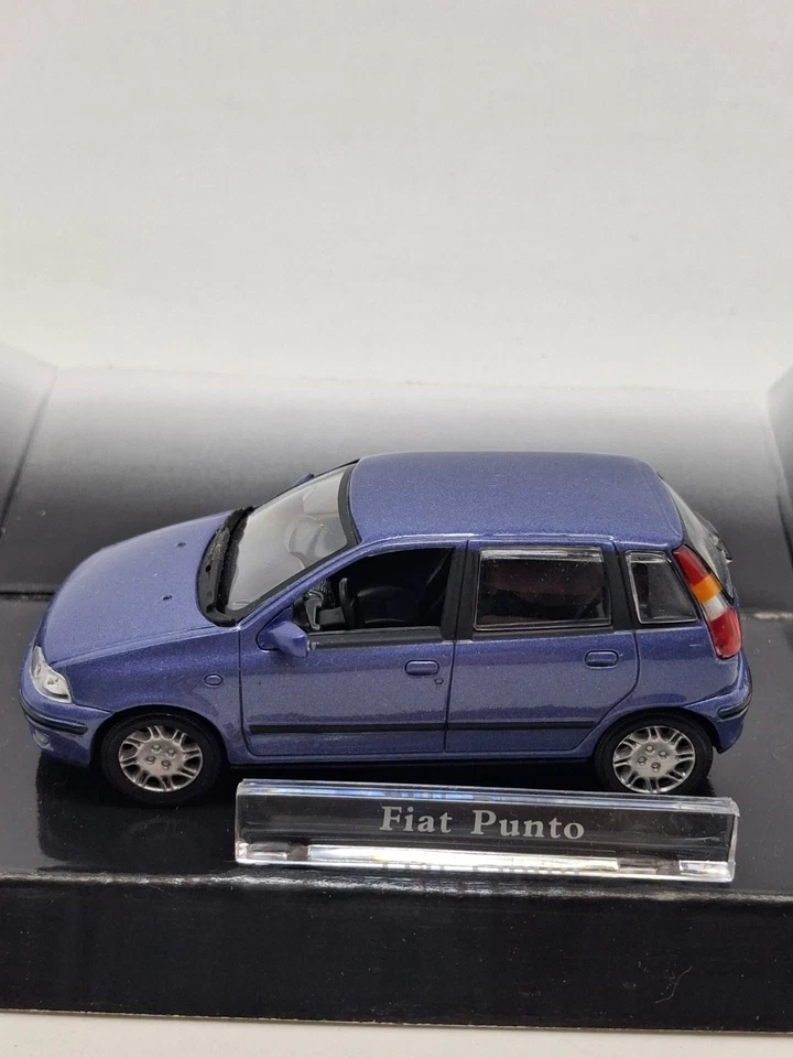 Fiat Punto Cararama scala 1:43. Nuova, vintage. - Immagine 2 di 4