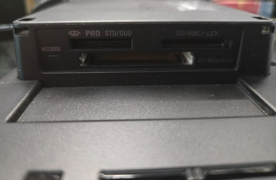 Sony S-Frame DPF-D70 7" Digital Photo Frame - Image 4 of 4