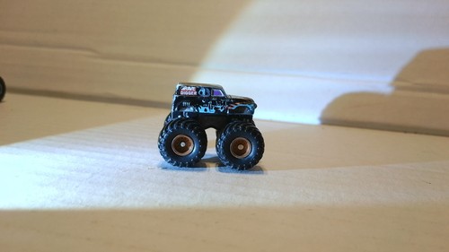 Micro Machines Tuff Trax Monstertrucks Lot Tremor II Gravedigger Wildhair - Bild 14 von 22