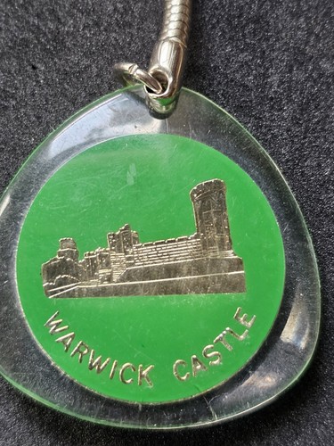 2p Warwick Castle England UK Souvenir Key Chains Acrylic Green, Metal Knight - Picture 3 of 7